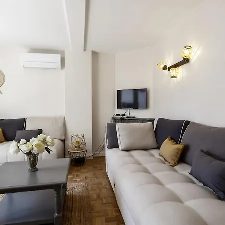 Beautiful And Bright Flat With Balcony In - Welkeys